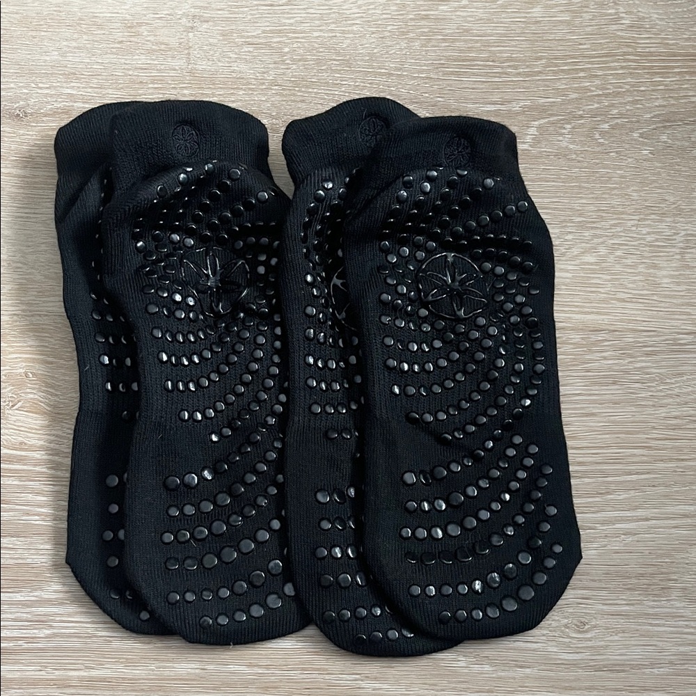 Gaiam yoga socks